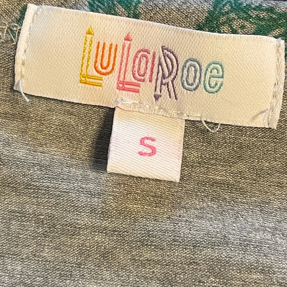 NWT LuLaRoe Patrick Top with paisley like pattern - Picture 2 of 8